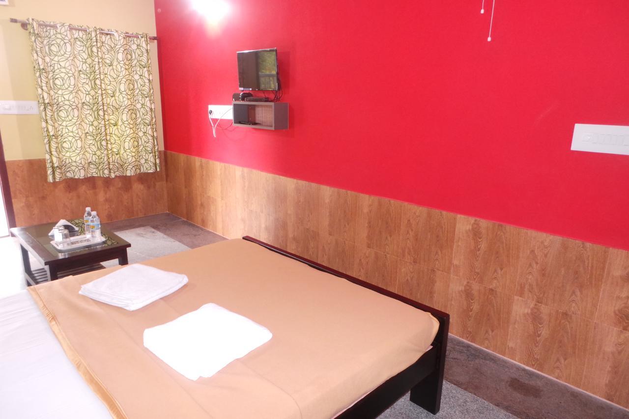 Iroomz Sri Vinayaka Comfort Вираджпет Екстериор снимка