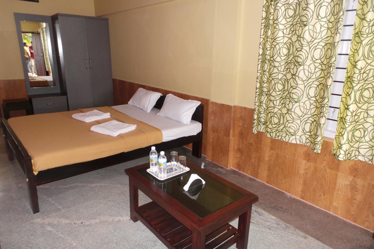 Iroomz Sri Vinayaka Comfort Вираджпет Екстериор снимка