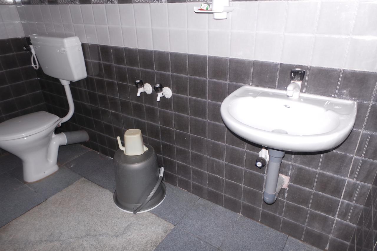 Iroomz Sri Vinayaka Comfort Вираджпет Екстериор снимка