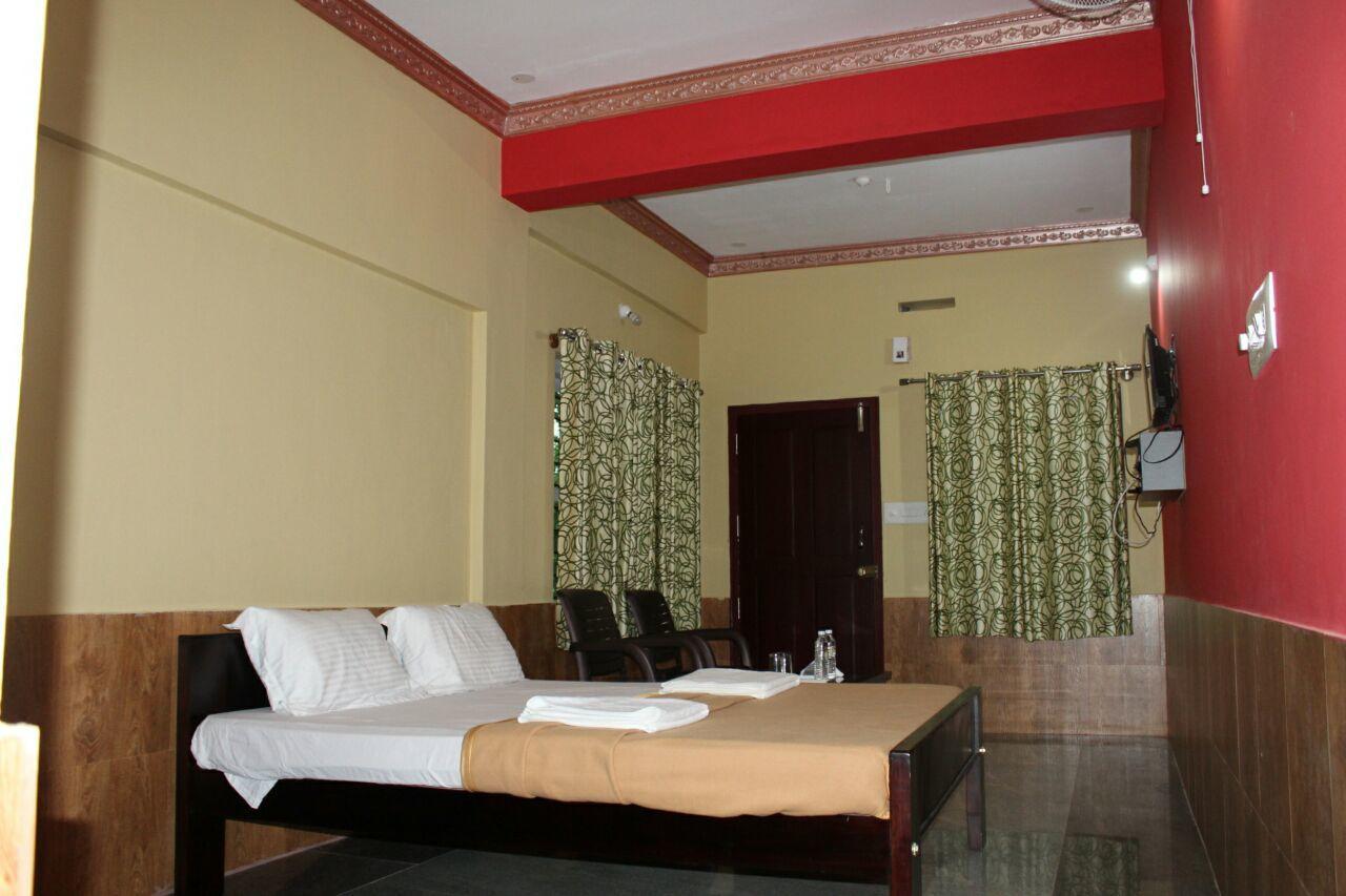 Iroomz Sri Vinayaka Comfort Вираджпет Екстериор снимка