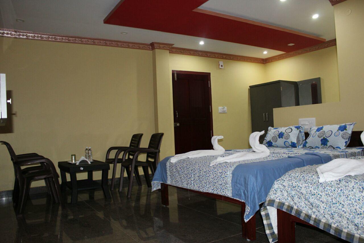 Iroomz Sri Vinayaka Comfort Вираджпет Екстериор снимка
